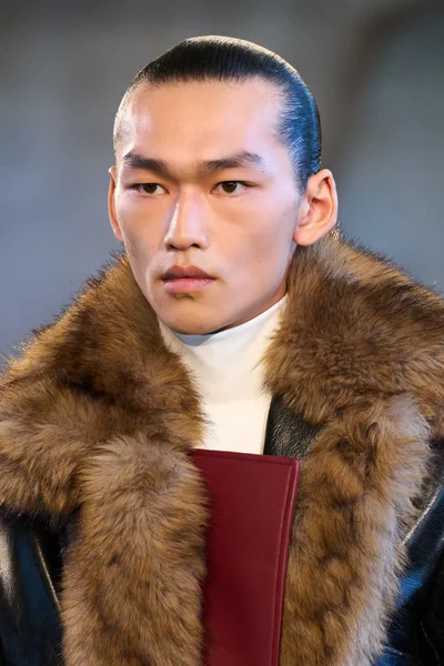 Look 23
